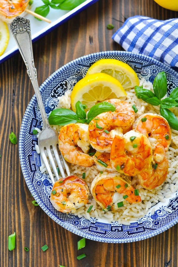Lemon Garlic Herb Marinade for Flavorful Grilled Shrimp Skewers